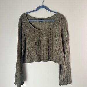 DISTRESSED BELL SLEEVE CROP TOP